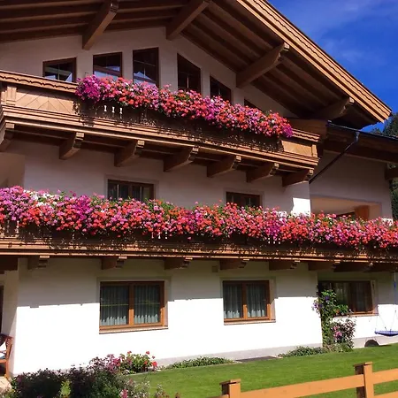 Johanna トゥクス